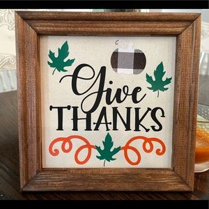 “Give Thanks” fall sign